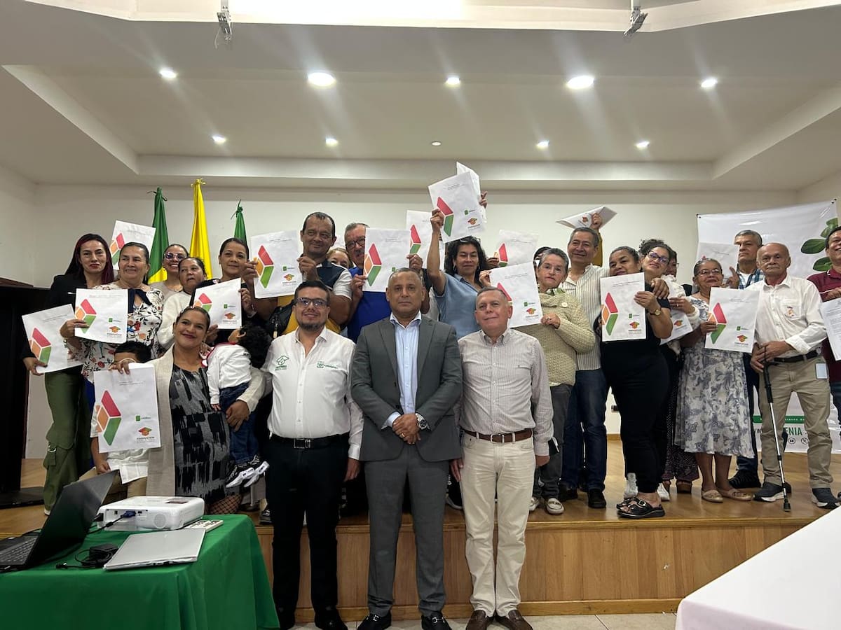 En Armenia 20 familias ya son propietarias legales de sus viviendas