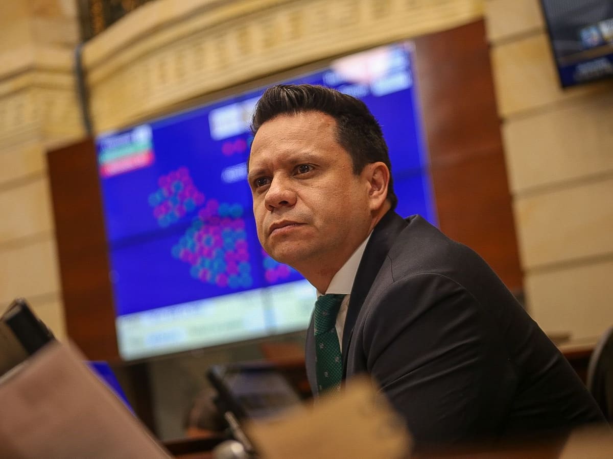 Consulta popular debe aprobarse con mayoría de los presentes: secretario de Senado aclara trámite