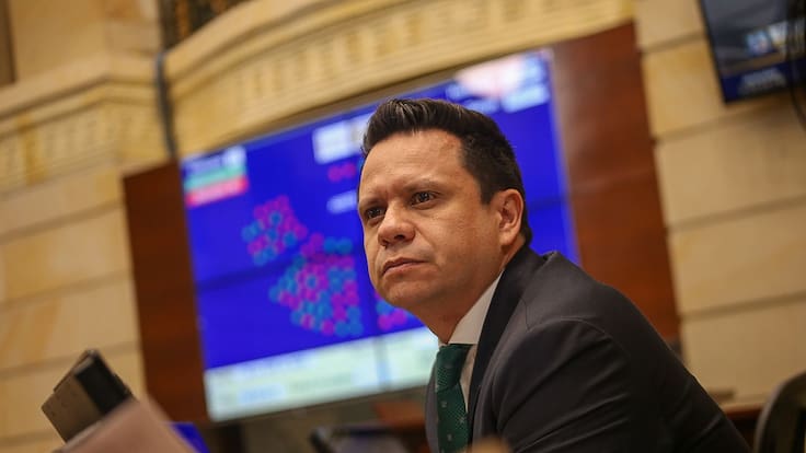 Consulta popular debe aprobarse con mayoría de los presentes: secretario de Senado aclara trámite