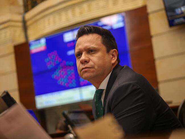 Consulta popular debe aprobarse con mayoría de los presentes: secretario de Senado aclara trámite