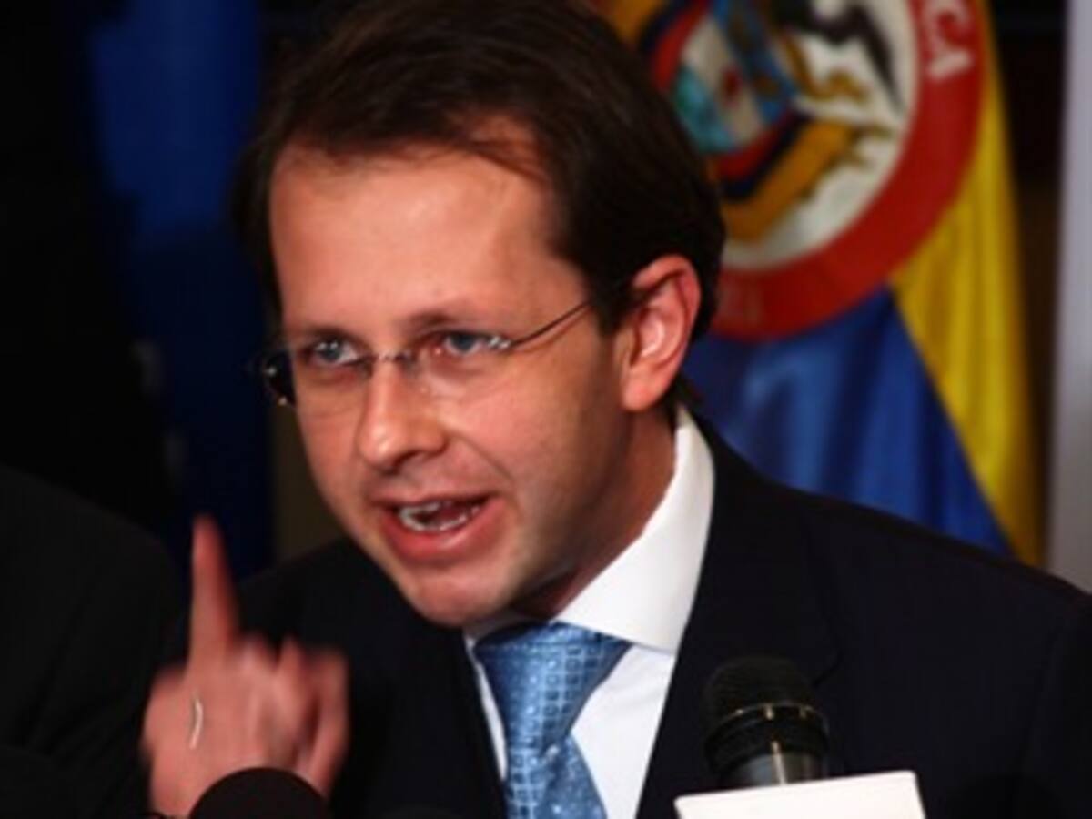Denuncian infiltración en la campaña de Andrés Felipe Arias