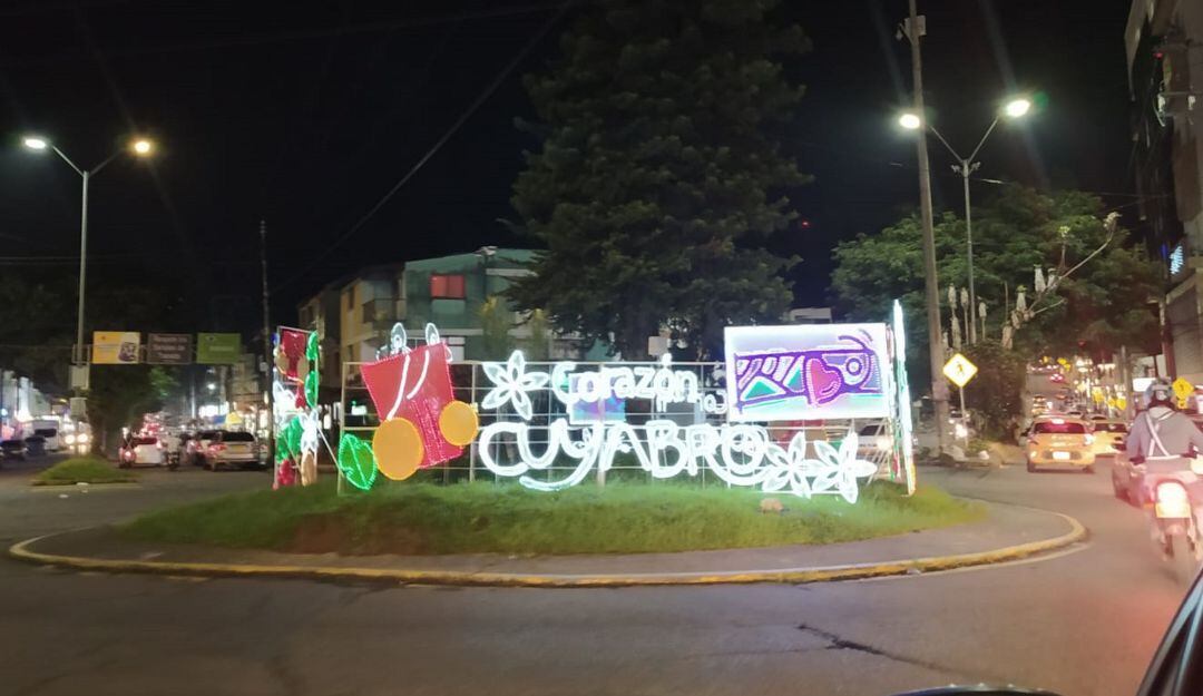 Alumbrado Navideño en el sector del barrio Granada de Armenia 