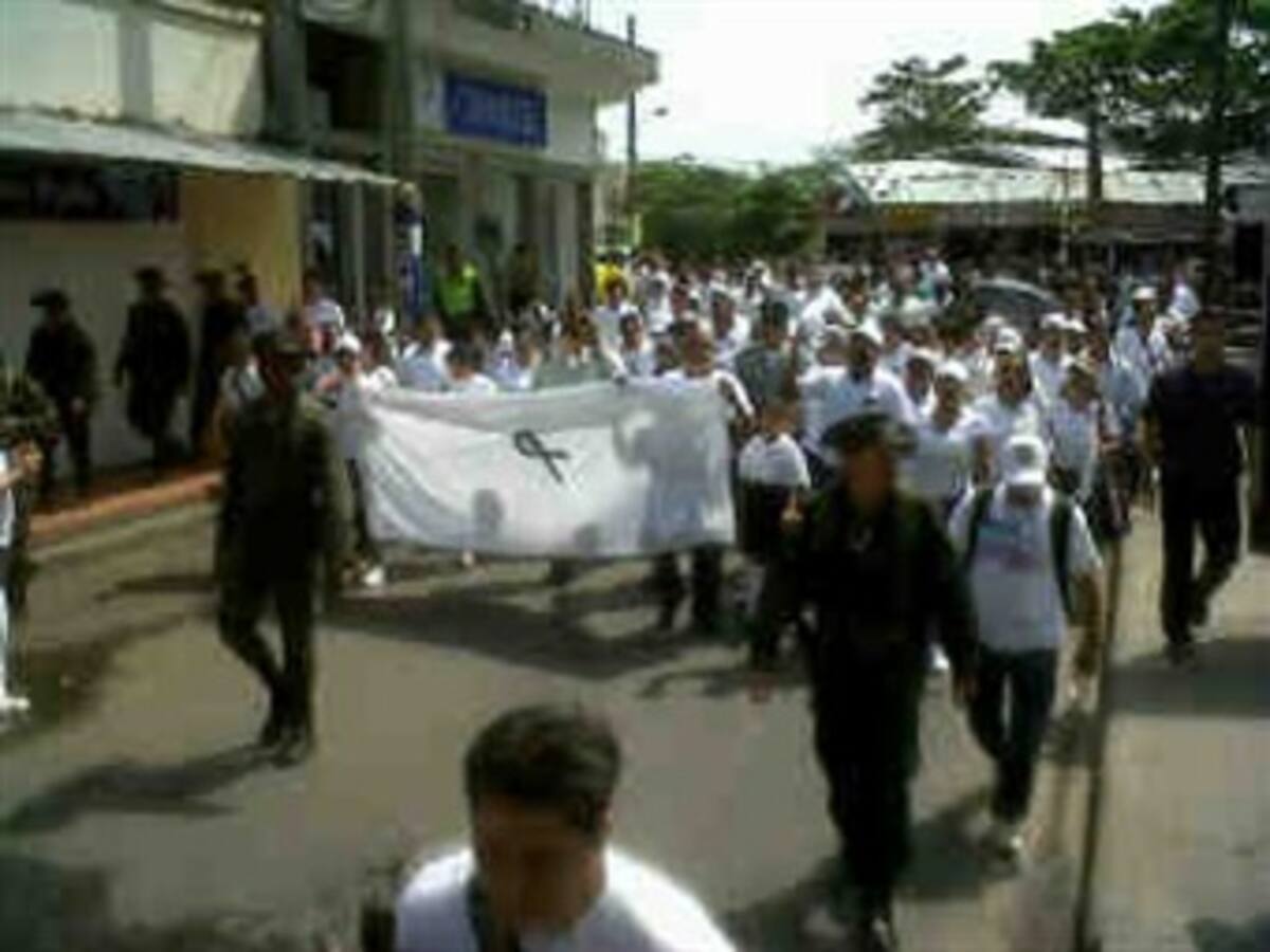 Con marcha repudian atentado que mató a un niño en Arauca