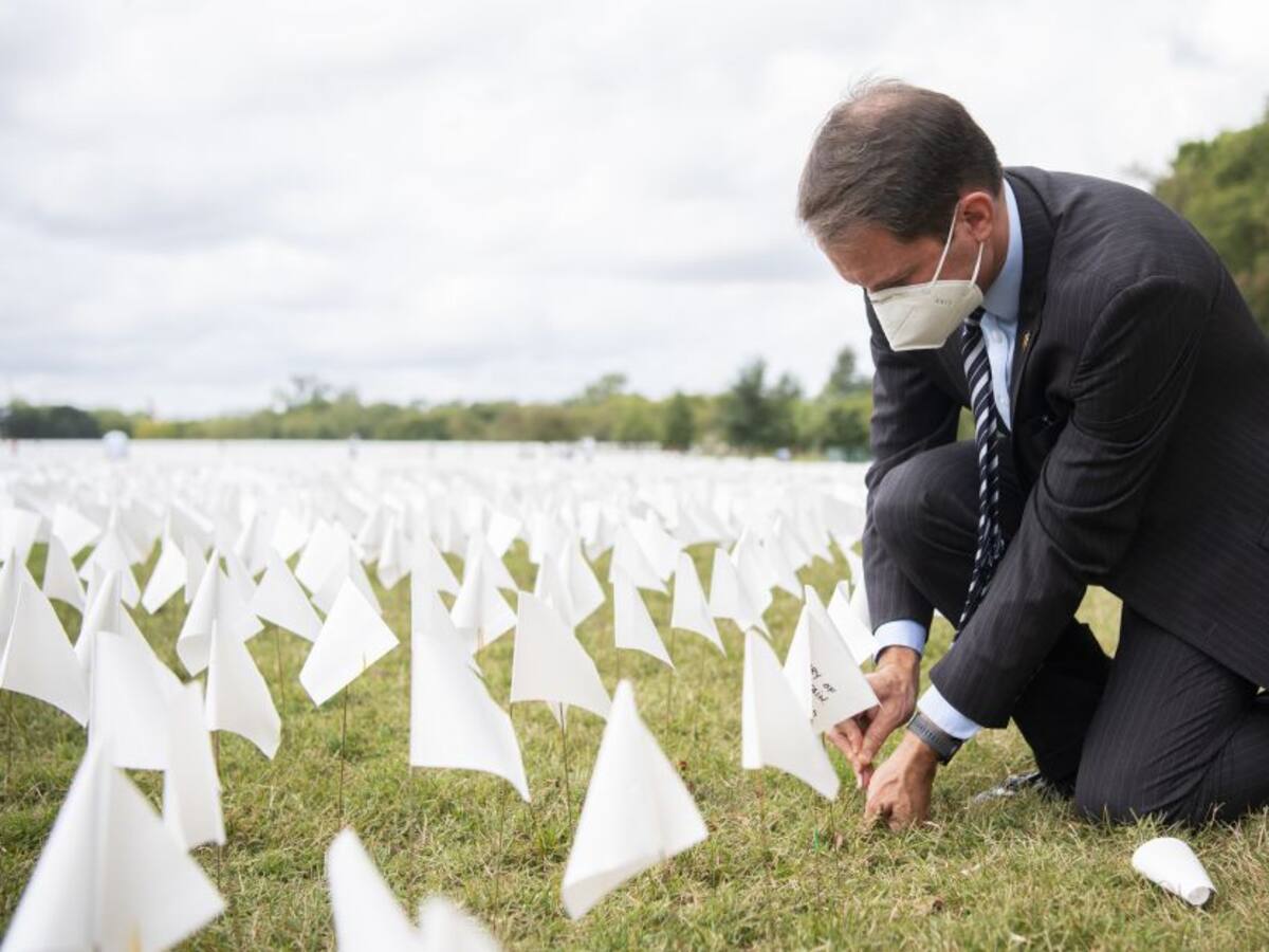 Bajan por segunda semana consecutiva los casos de COVID-19 en el mundo