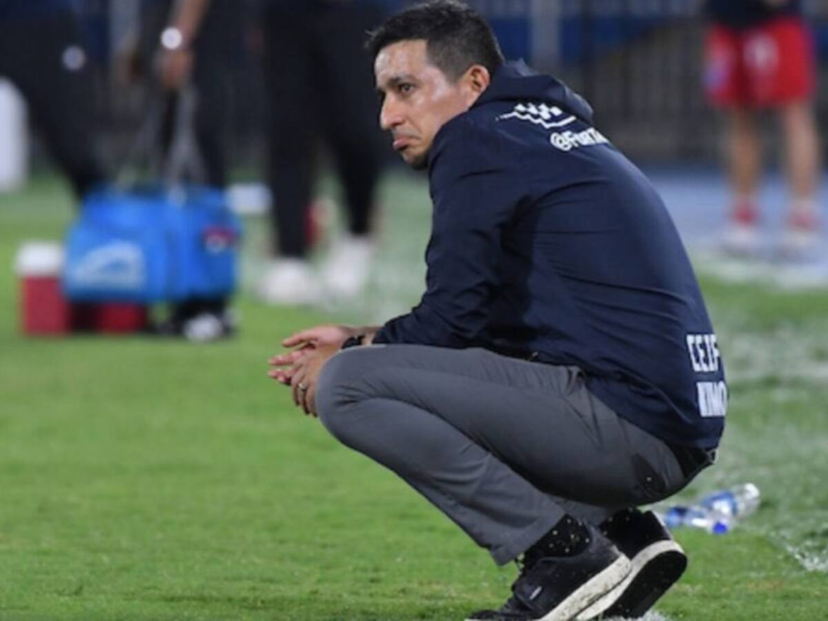 Sebastián Oliveros, técnico de Fortaleza, reveló si pudo salir del equipo, tras malos resultados