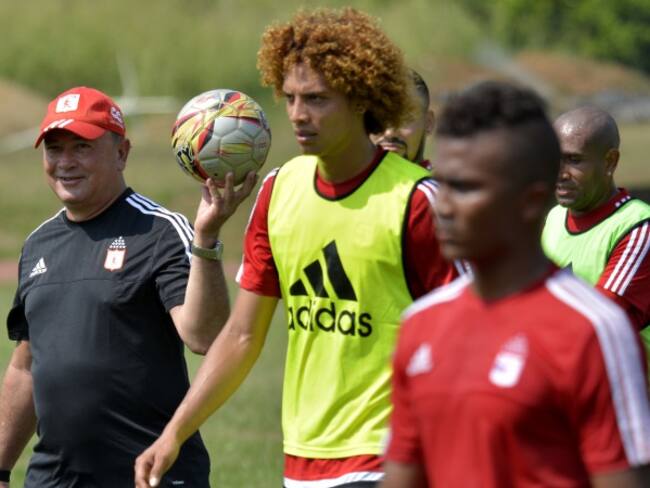 ALBERTO SUÁREZ EN DUDA PARA SEGUIR COMO DT DE AMÉRICA