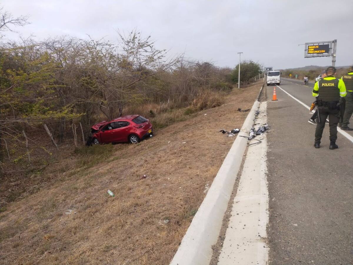 Choque entre dos vehículos en la Vía al Mar dejó cinco heridos