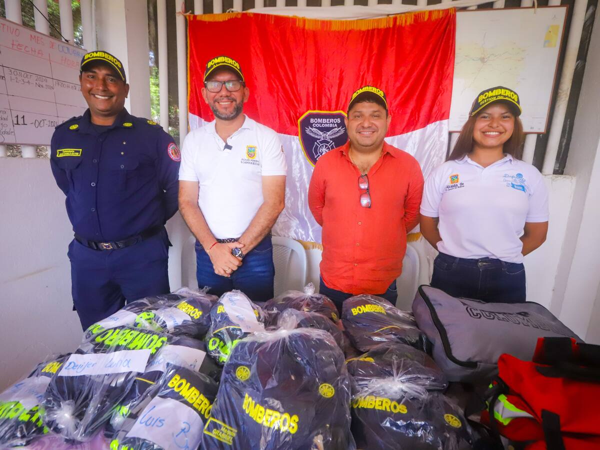 Cuerpo de Bomberos de El Carmen recibió dotación y mantenimiento de vehículos