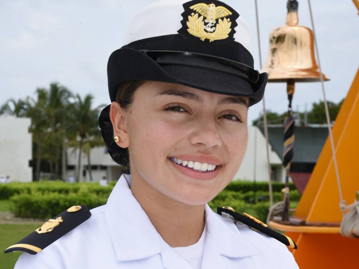 Guardiamarina colombiana realizó crucero de entrenamiento en buque español