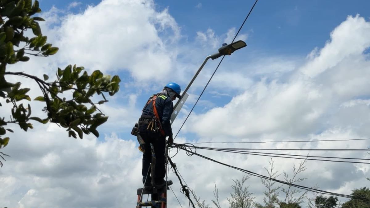 Pereira recupera más del 93 % del alumbrado público afectado por el terremoto