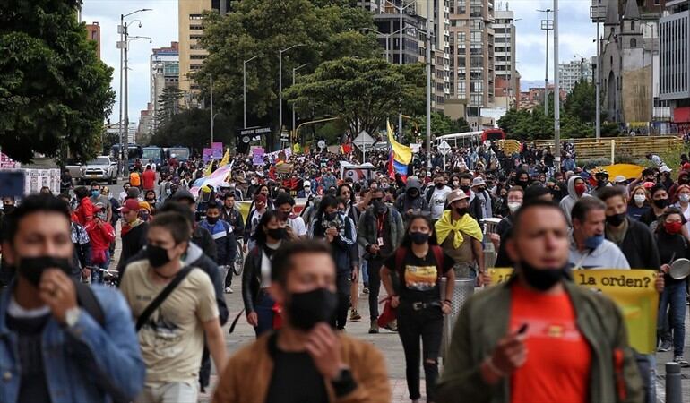 ¿Se deben mantener las protestas o avanzar en la reactivación del país?. Foto: Colprensa / CAMILA DÍAZ