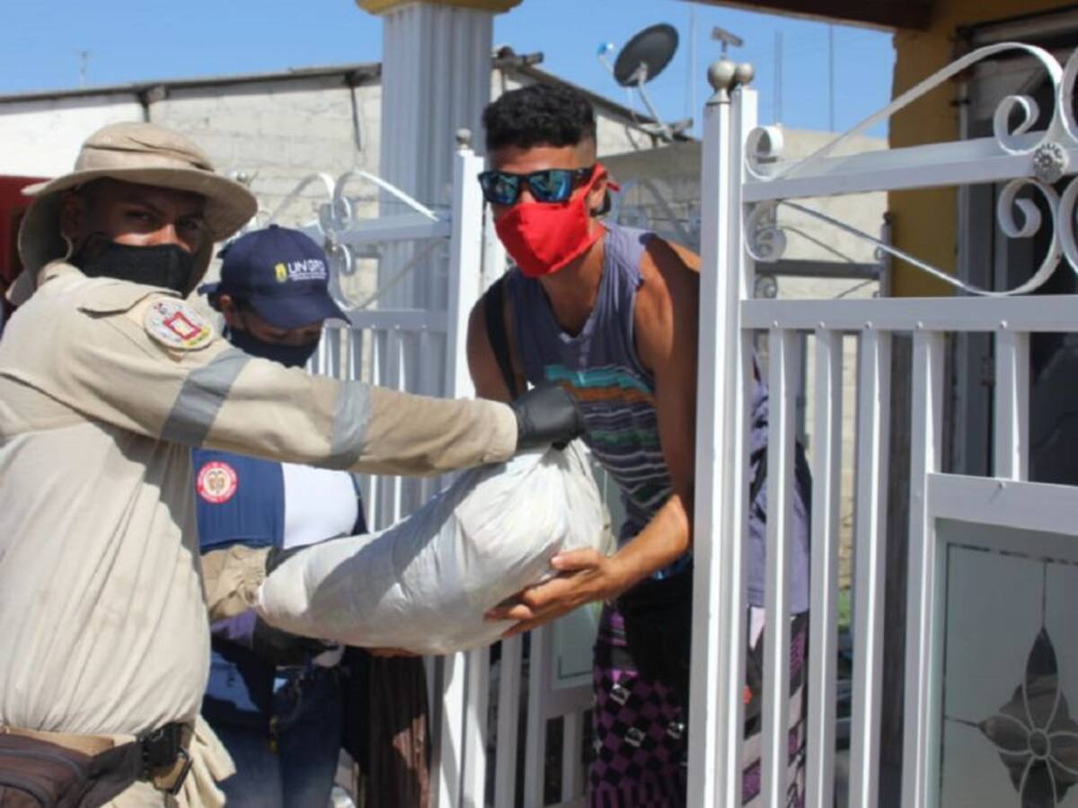 Alcaldía de Cartagena entraga ayudas humanitarias en Bocachica