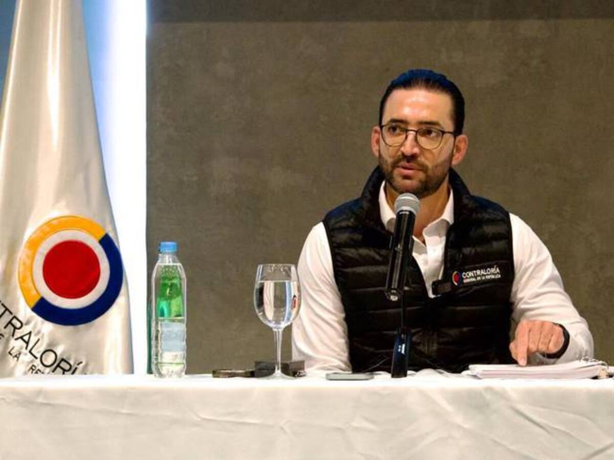 Contralor amenaza con acciones penales a las agremiaciones de EPS