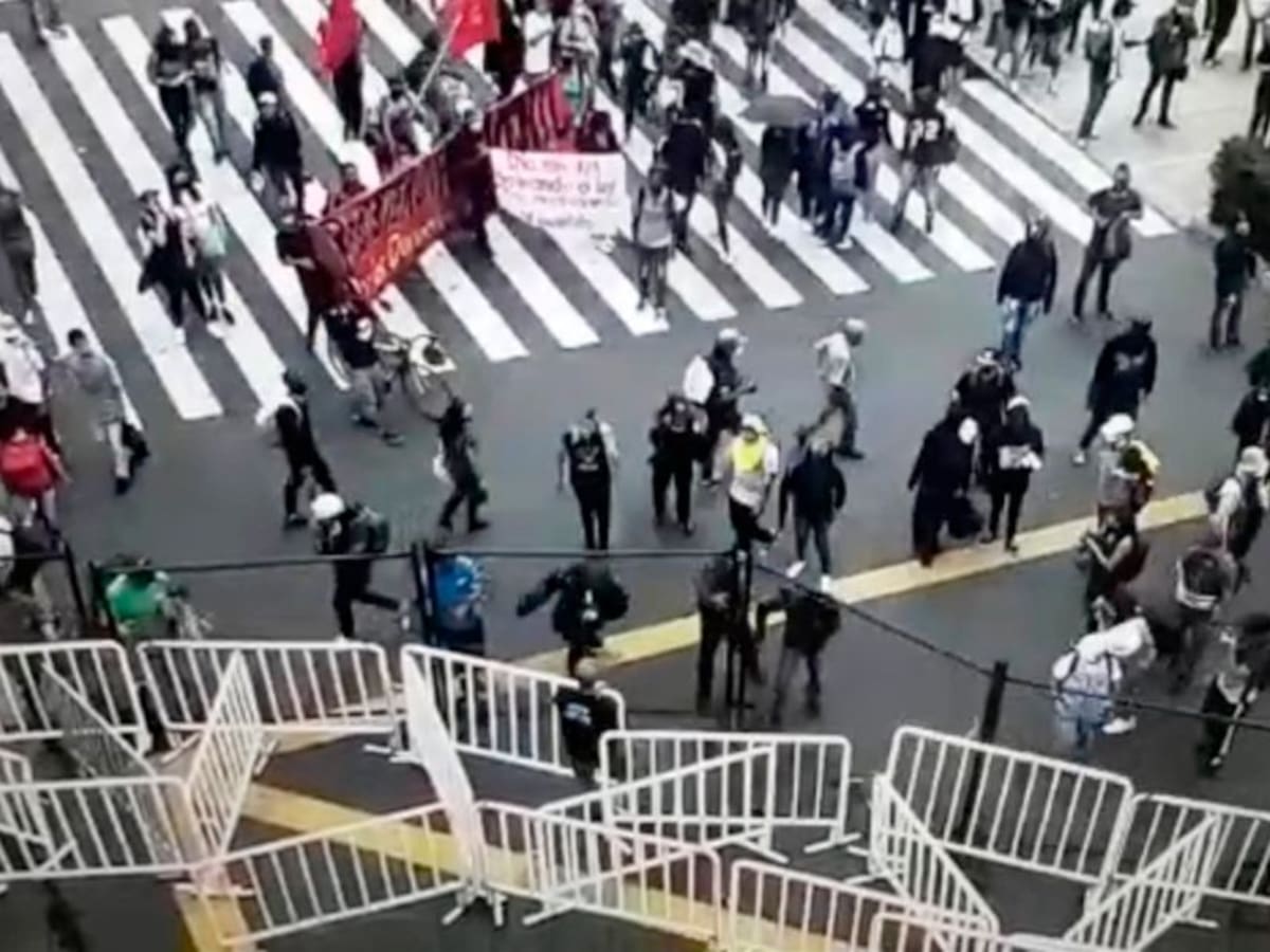 En medio de protestas se vivió el día sin IVA en Medellín