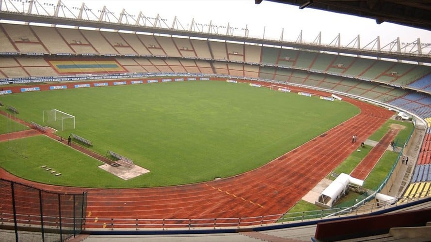 Instalan rompeolas en el Estadio Metropolitano de Barranquilla. Foto: Colprensa