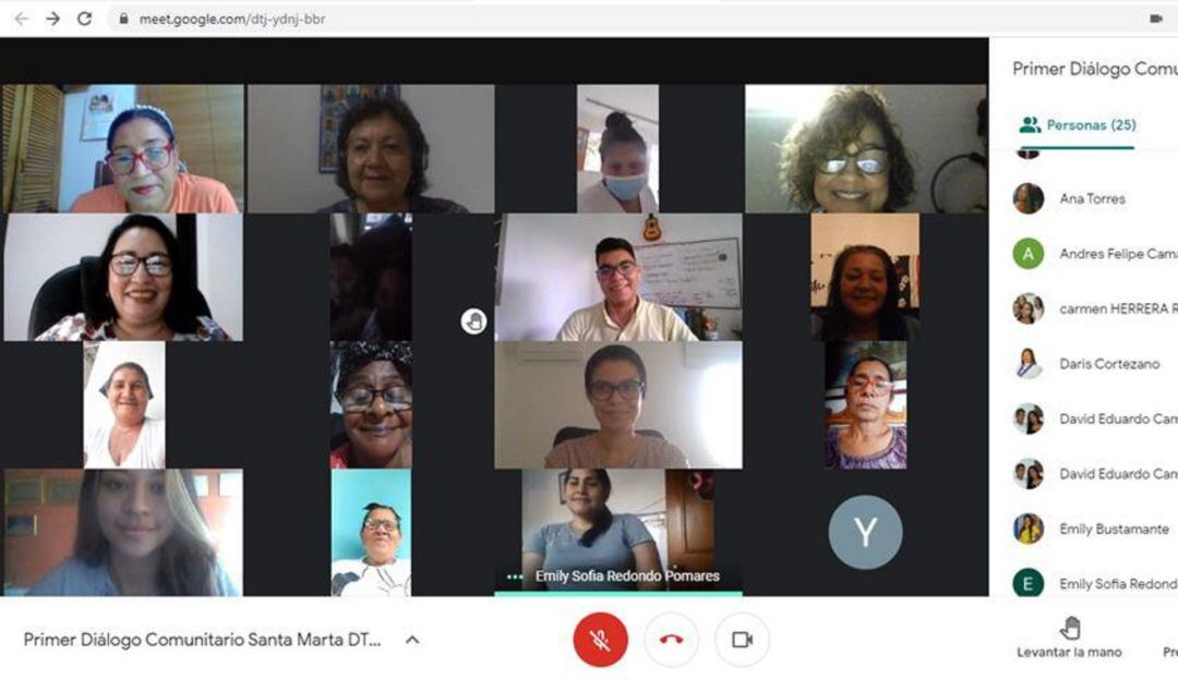 Reuniones virtuales con mujeres.