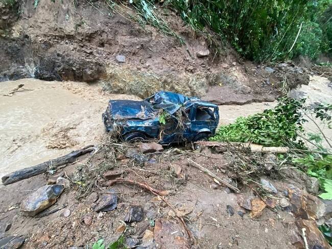 Gigantesca avalancha en Pitalito afectó a varios vehiculos