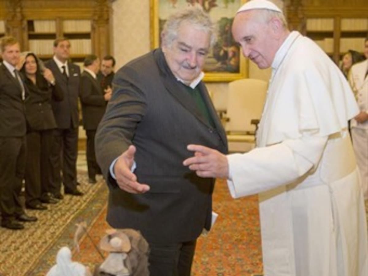 Uruguay le pide al papa Francisco que medie para que avance proceso de paz en Colombia