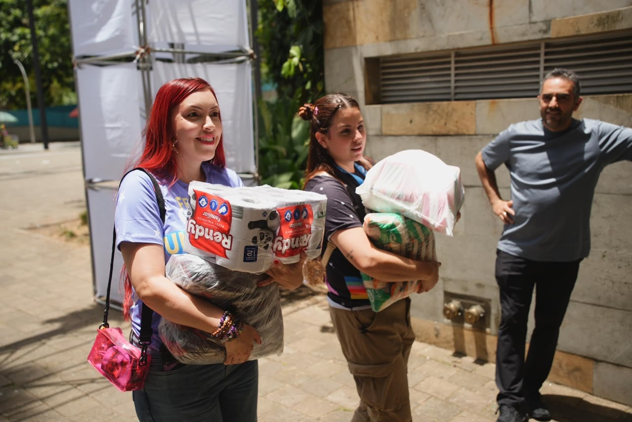 Punto de recolección de ayudas en Medellín para damnificados por el terremoto. Cortesía: Alcaldía de Medellín.