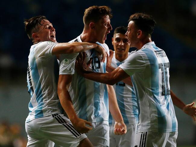 Argentina golea a Venezuela y se acerca al Mundial