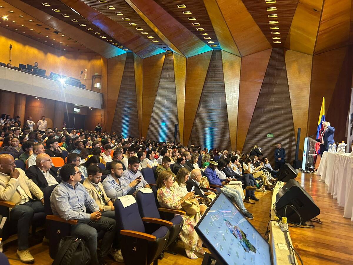 Audiencia Pública de Regiones Autonómicas, en la ciudad de Neiva