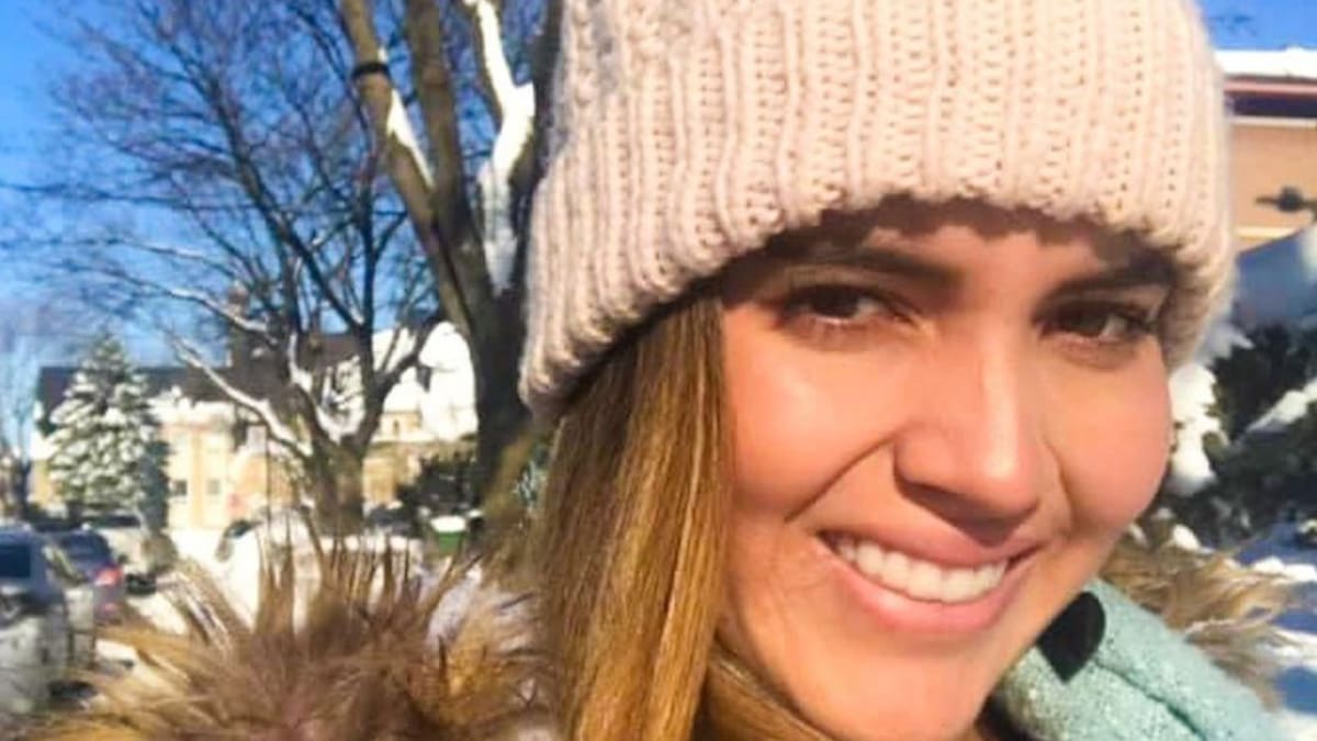 Instagramer caleña llora tras recibir residencia canadiense