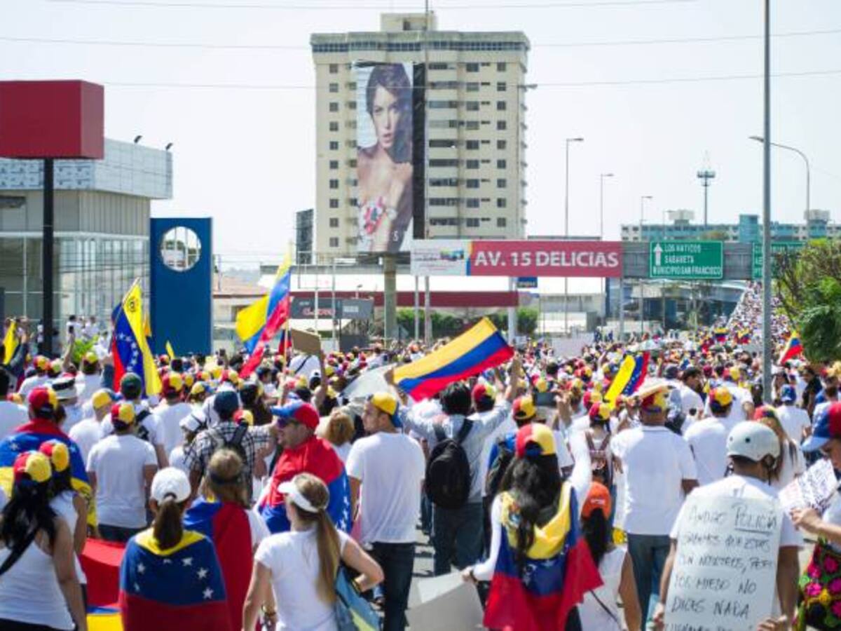 Chavismo y oposición convocan marchas simultáneas en Venezuela