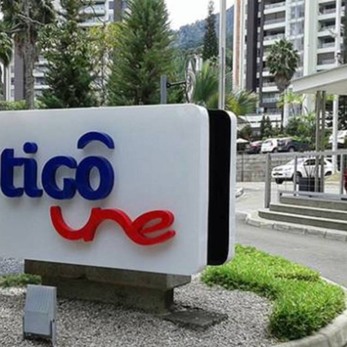 Daniel Quintero dice que no cree en la crisis financiera de TIGO UNE