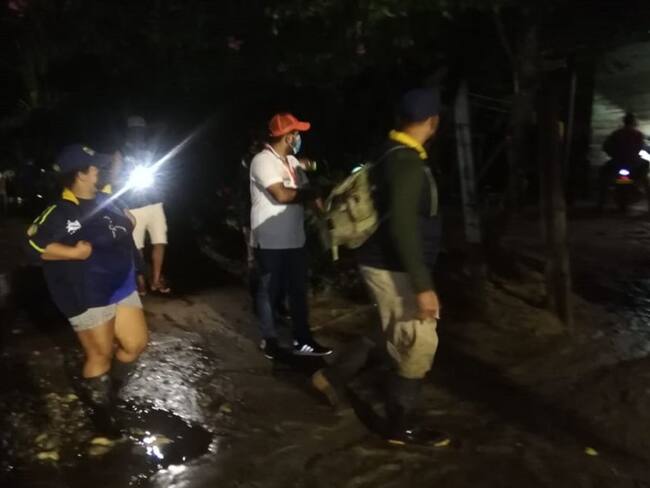 Desbordamiento del río Guachaca de Santa Marta deja a familias afectadas