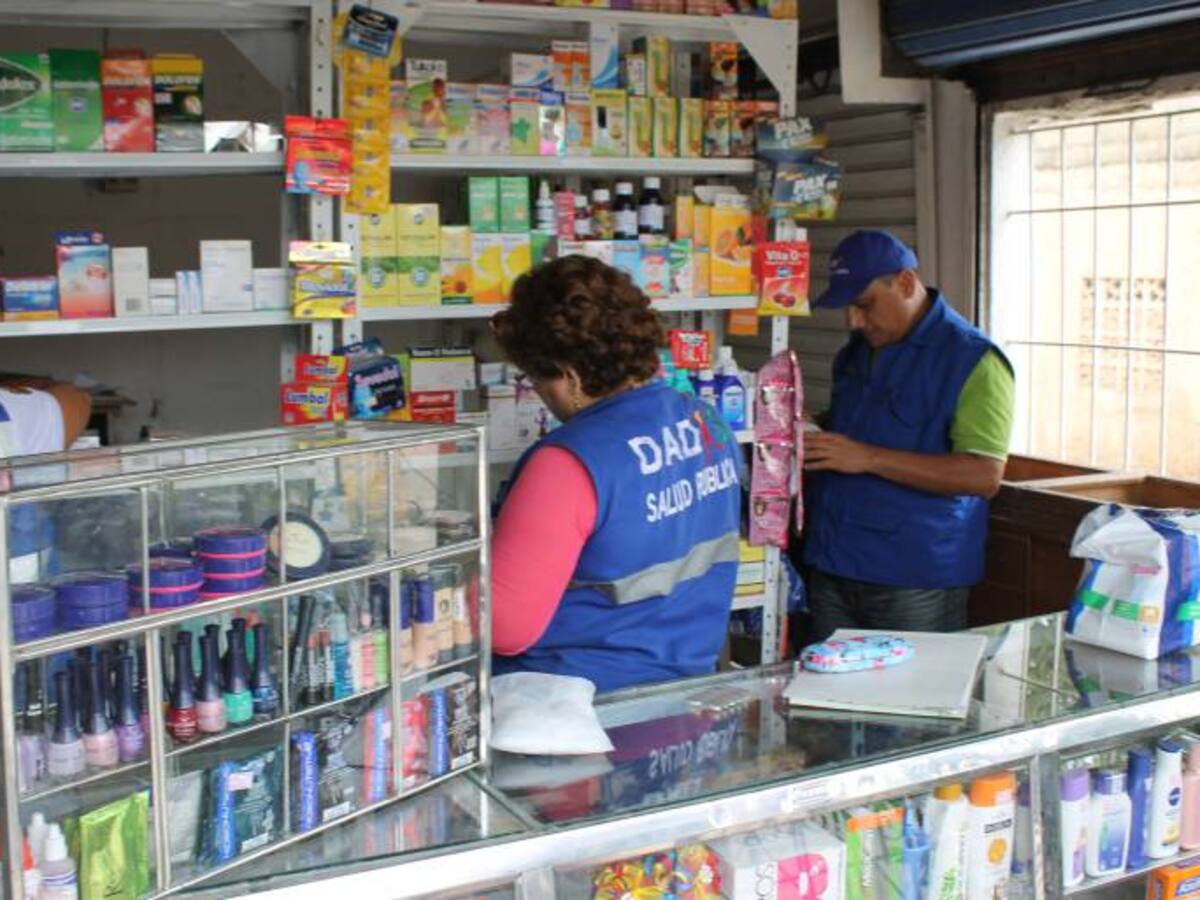 Autoridades de Salud de Cartagena cierran tres droguerías