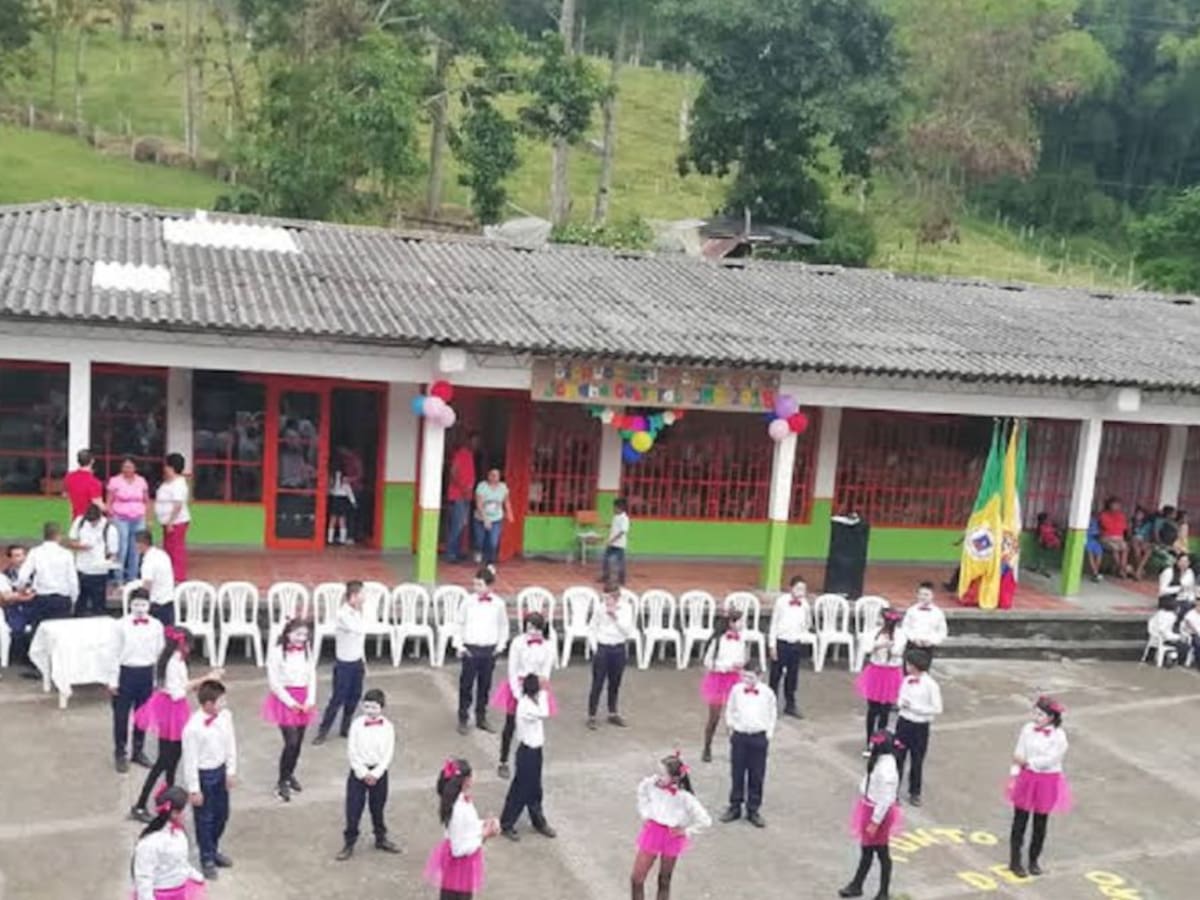 Destituyen e inhabilitan 15 años a docente de Calarcá por actos sexuales