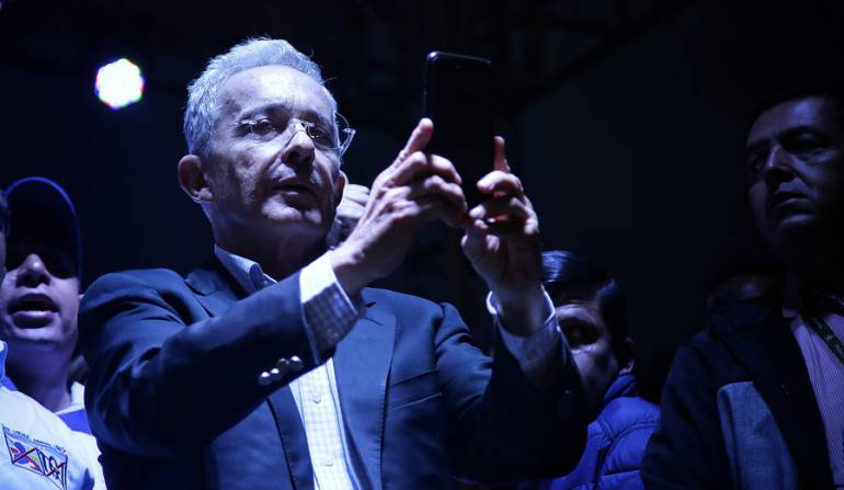 El senador Álvaro Uribe Vélez.