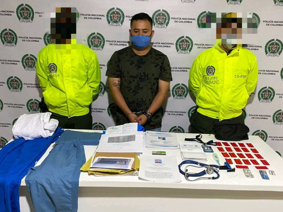 Capturan a presunto estafador que se hacía pasar por médico de una clínica