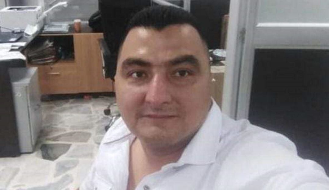 El servidor solicitado dinero a cambio de no  hacer efectiva  medida de demolición de un predio.