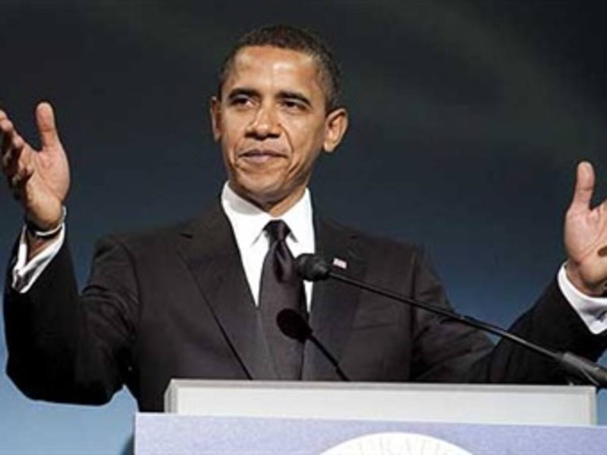 Obama trabaja en temas económicos para huir de una semana de escándalos