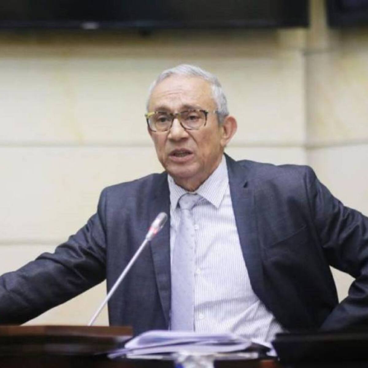 Darío Acevedo responde ante posibles ilegalidades en colección del Centro de Memoria