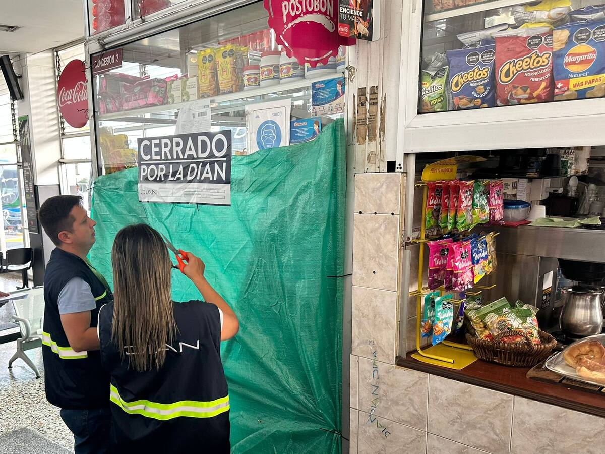 Dian cerró 5 locales en terminal de transportes Armenia por no emitir factura electrónica