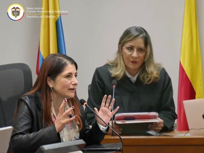 Jueza del caso Álvaro Uribe, Sandra Heredia, y la Defensora del Pueblo, Iris Marín
