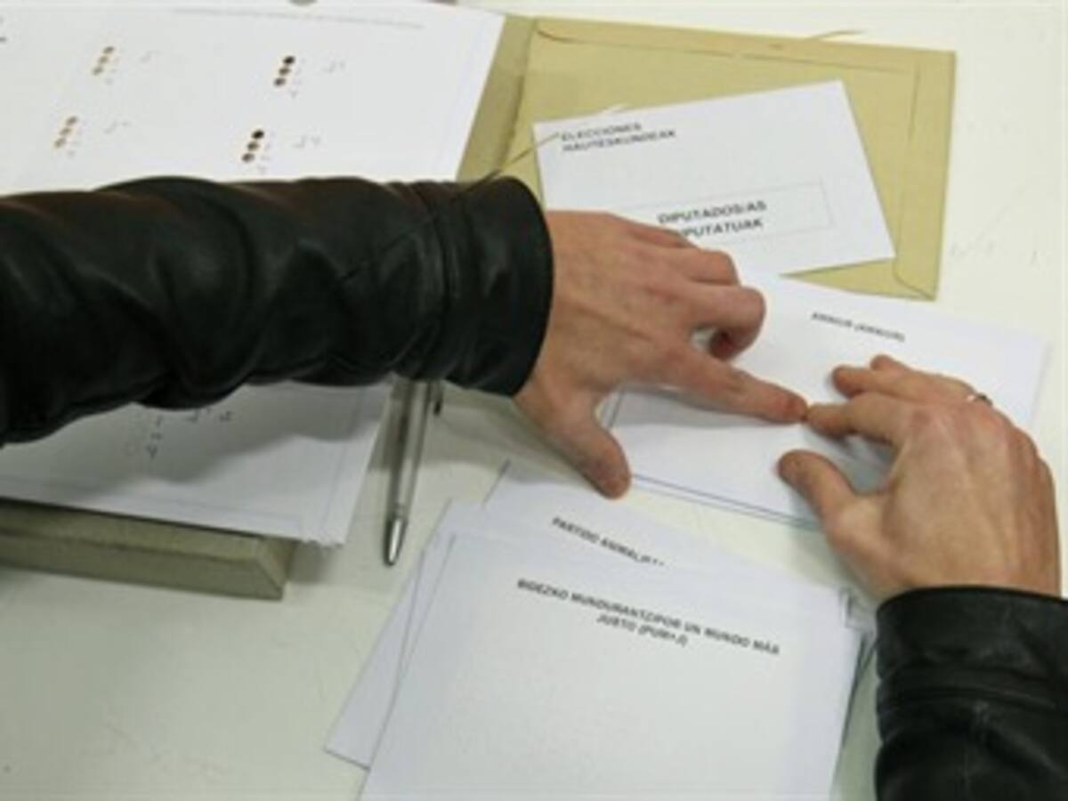 Concluyeron las elecciones en España, en medio de calma y lluvia