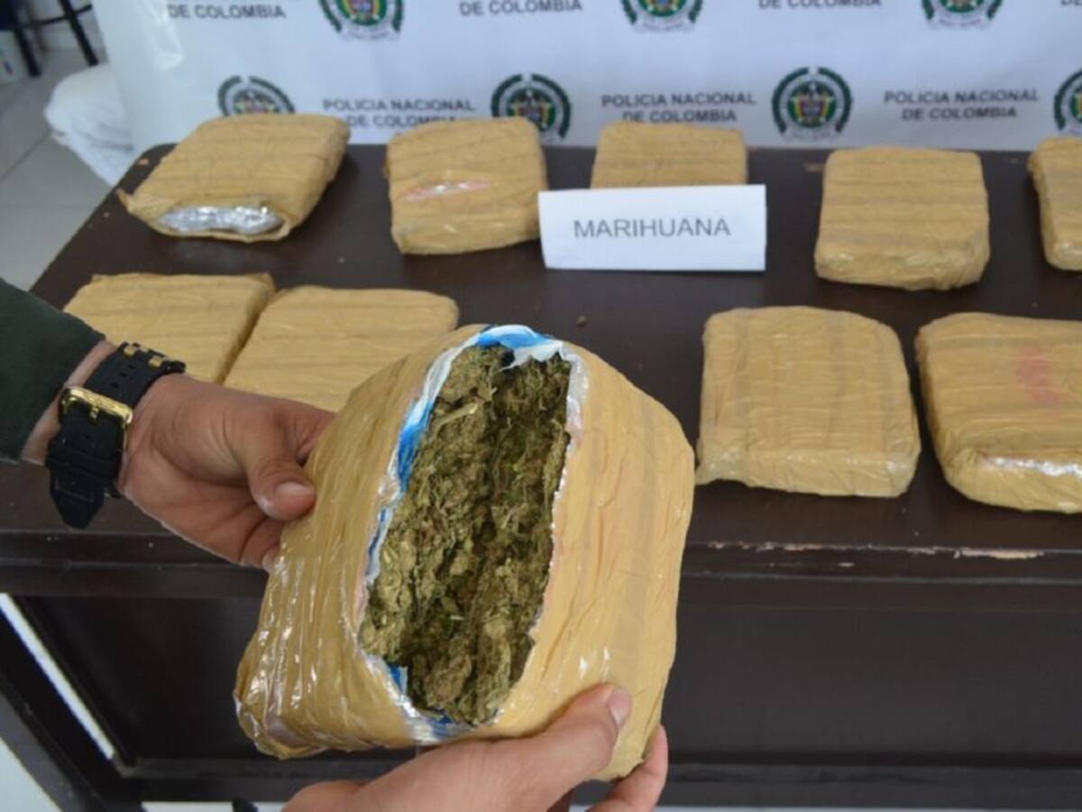 En Cartagena, capturan a hombre que transportaba marihuana en un vehículo
