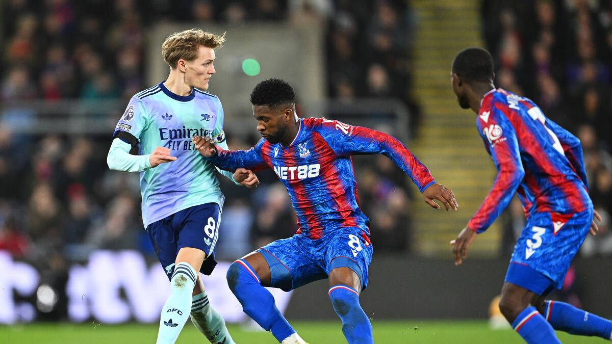 Crystal Palace sufre la baja de Daniel Muñoz y es humillado por Arsenal en Premier League