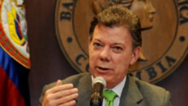 Santos se reunirá este martes con sectores económicos para enfrentar coletazos de la crisis