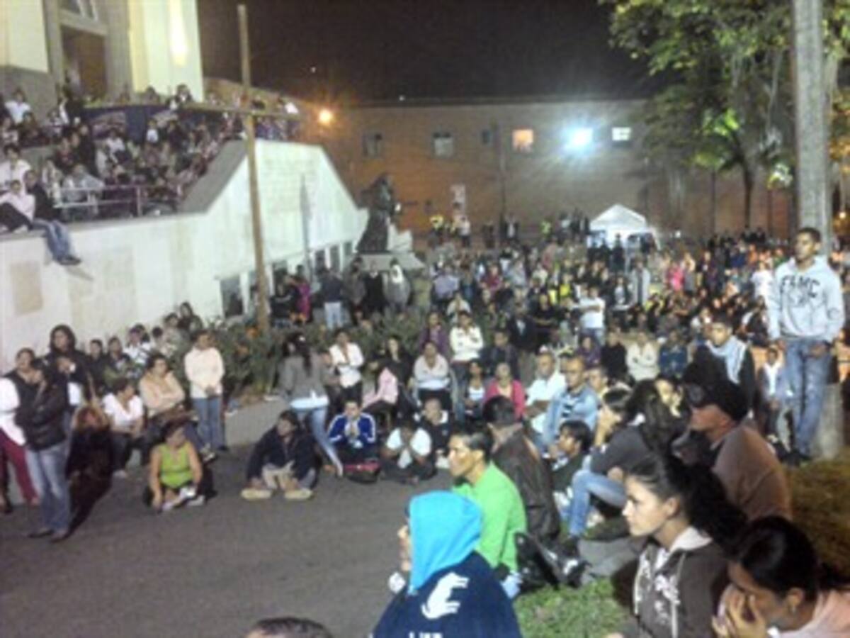 Con pólvora celebran en Jericó la canonización de la Madre Laura