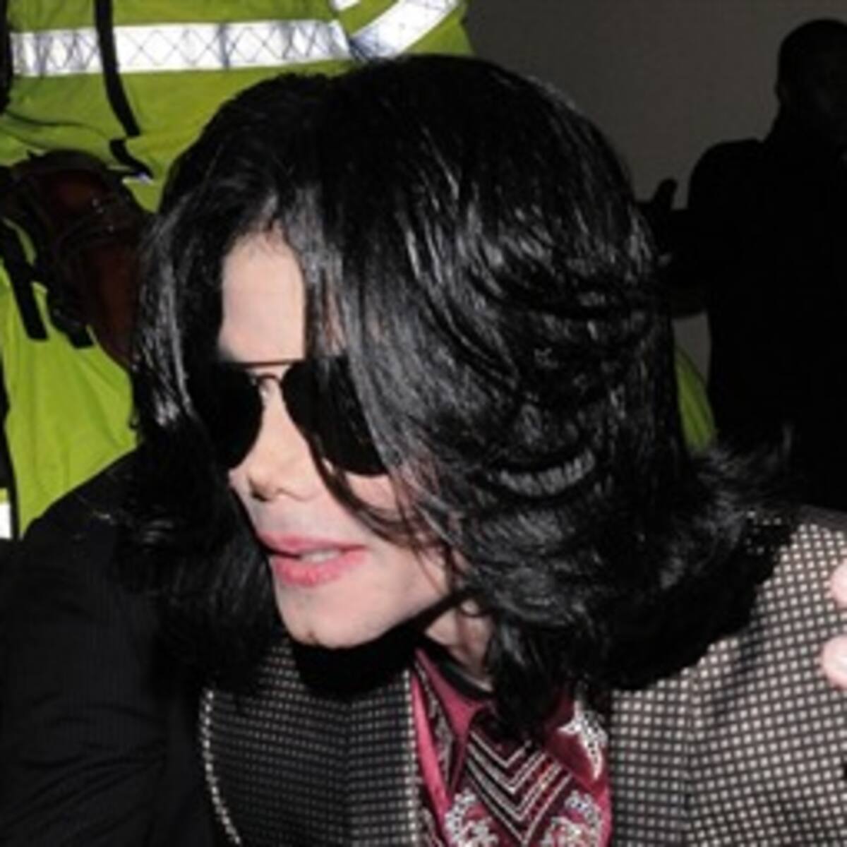 Abogados de Michael Jackson quieren enterrar las acusaciones de pederastia
