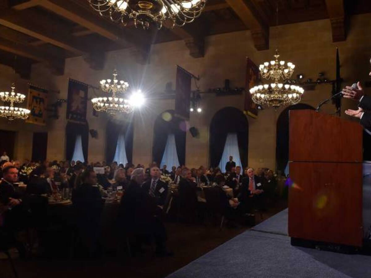 Por los soldados caídos estamos haciendo la paz: Santos