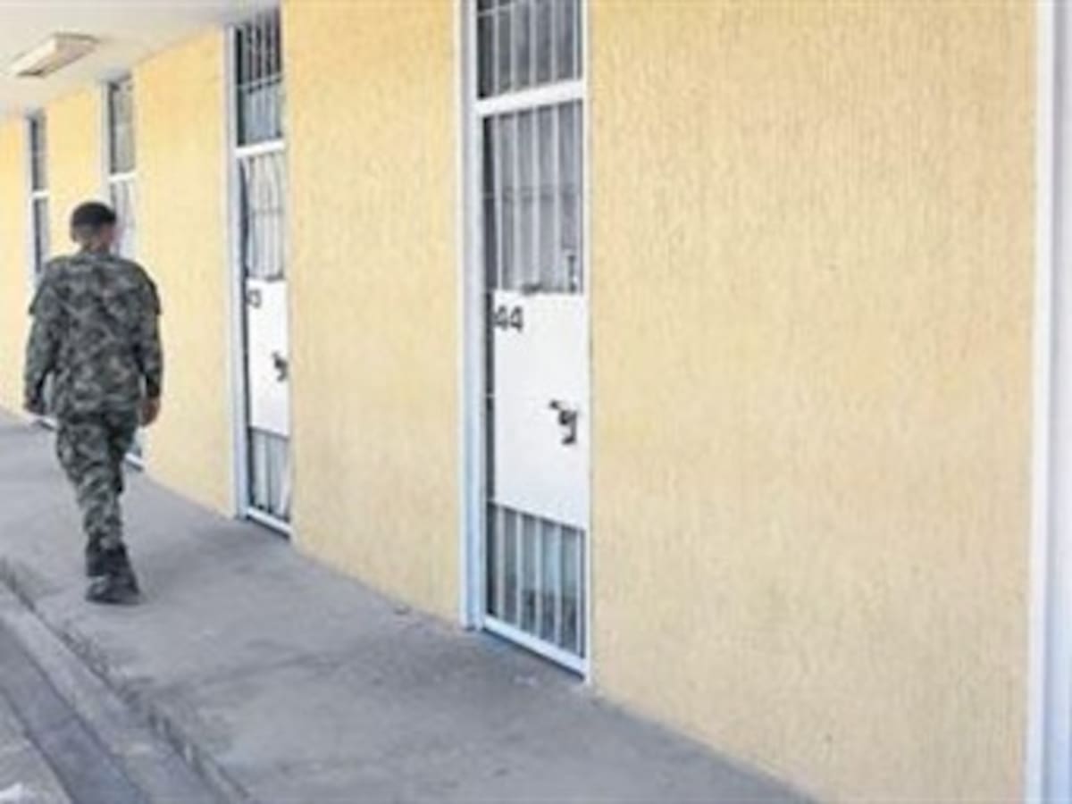 Se acatará orden y militares implicados en escándalo serán trasladados: director Tolemaida