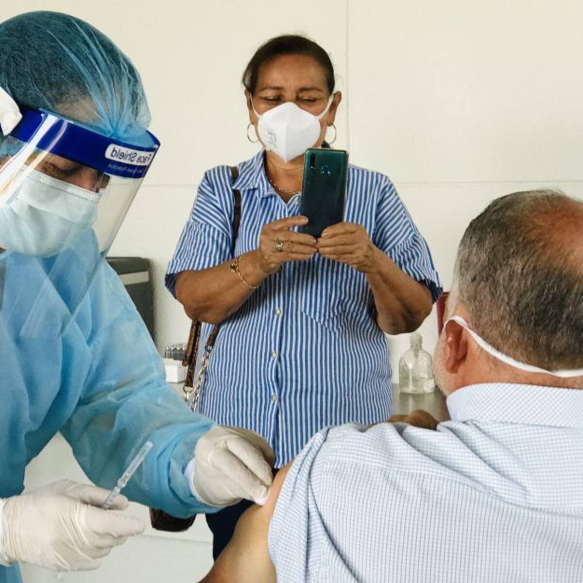 Inicia la aplicación de la segunda dosis en mayores de 80 años de Pereira