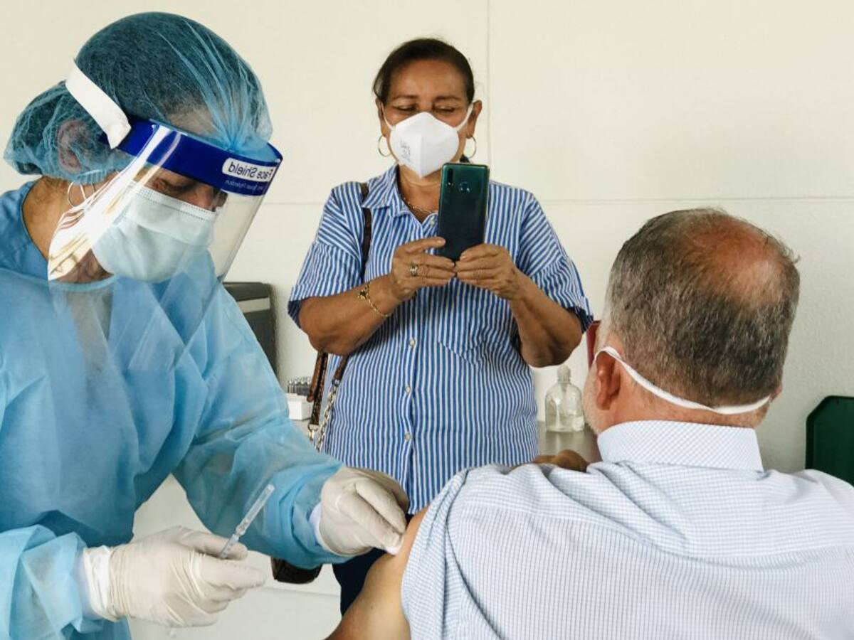 Inicia la aplicación de la segunda dosis en mayores de 80 años de Pereira