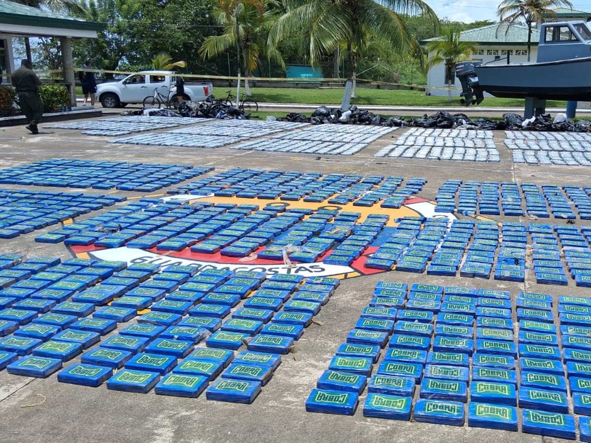 Más de 4.5 toneladas de cocaína fueron incautadas en dos operaciones de la Armada