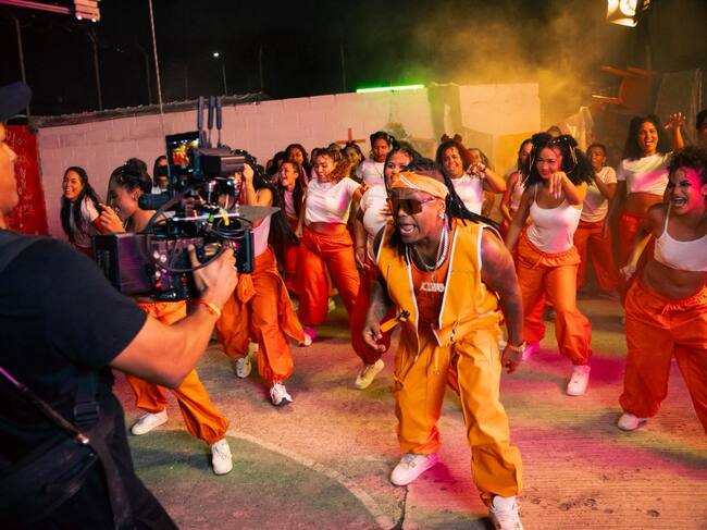 Mr. Black lanzó el álbum ZOYEE con un concierto desde la cárcel de mujeres